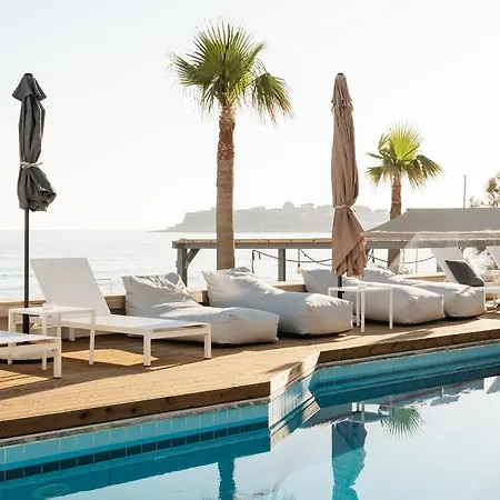 Petradi Lounge Szálloda 4*