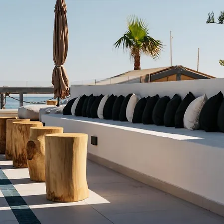 Petradi Lounge